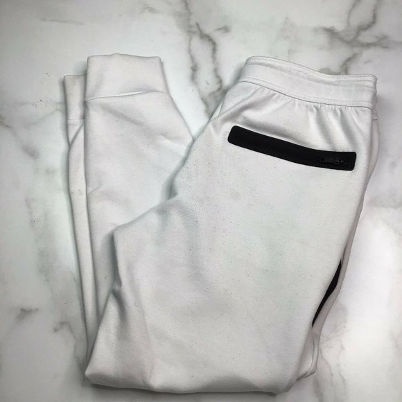 american eagle white joggers